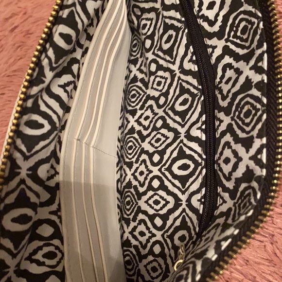 Steve Madden white clutch - Picture 4 of 6